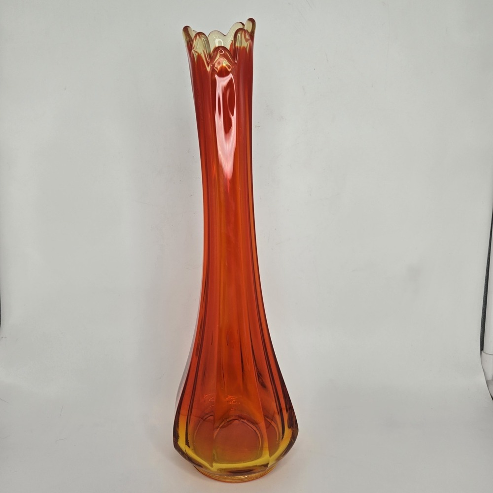 Vtg L.E. Smith 13" Swung Vase Amberina Cadmium UV Glow 8-Finger MCM Glass - Picture 2 of 10